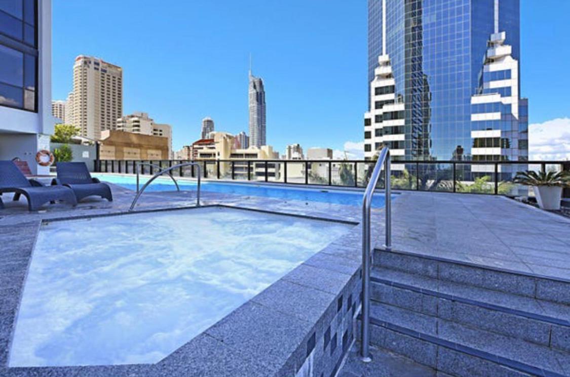 Circle On Cavill Sub Penthouse W/ 4 Bedrooms Χρυσή Ακτή Εξωτερικό φωτογραφία