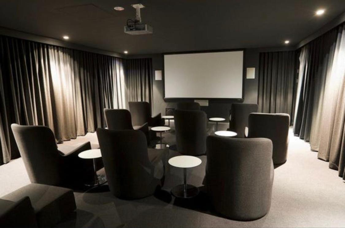 Circle On Cavill Sub Penthouse W/ 4 Bedrooms Χρυσή Ακτή Εξωτερικό φωτογραφία